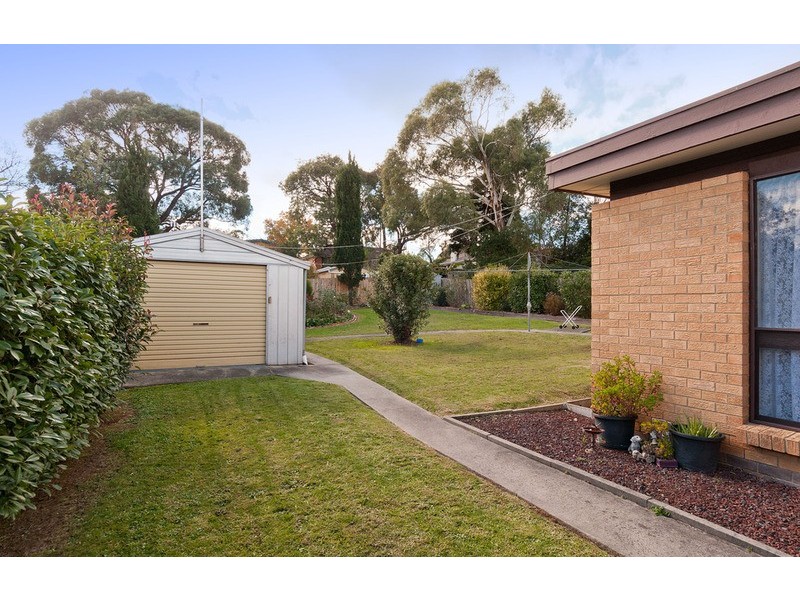 13 Pandora Crescent, Croydon South VIC 3136