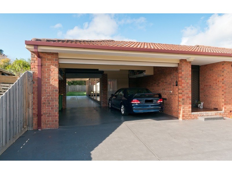4 Terra Rossa Court, Mooroolbark VIC 3138