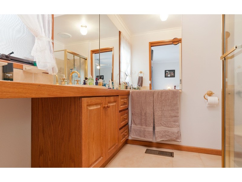 4 Terra Rossa Court, Mooroolbark VIC 3138