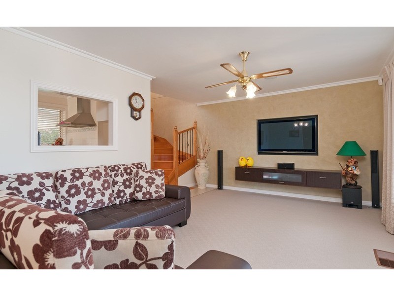 8 Terra Rossa Court, Mooroolbark VIC 3138