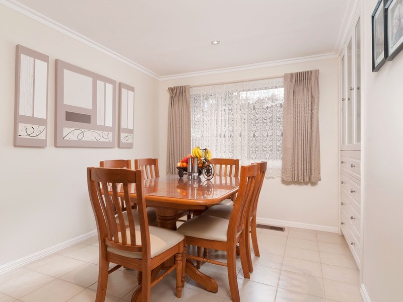 8 Terra Rossa Court, Mooroolbark VIC 3138