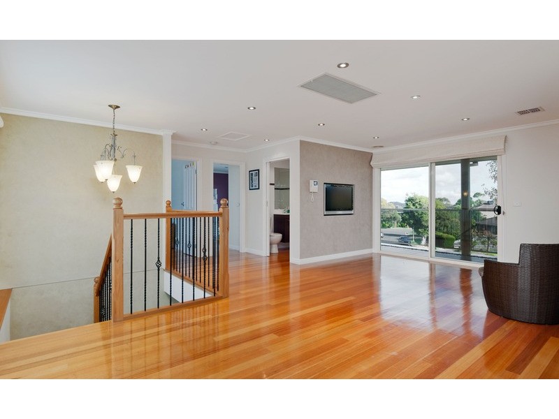8 Terra Rossa Court, Mooroolbark VIC 3138