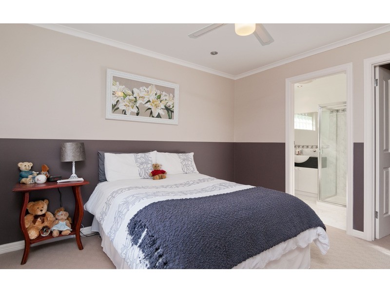 8 Terra Rossa Court, Mooroolbark VIC 3138