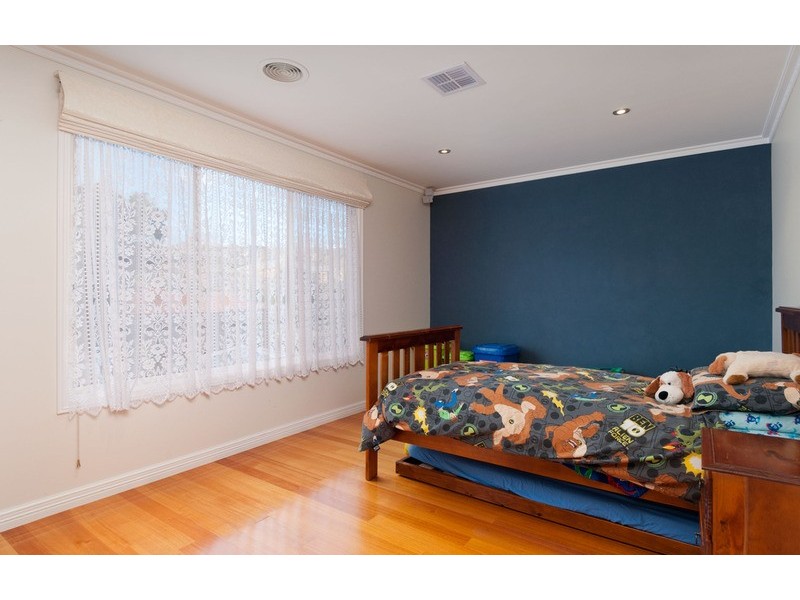 8 Terra Rossa Court, Mooroolbark VIC 3138