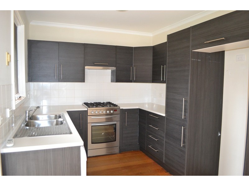 24 Shakespeare Avenue, Mooroolbark VIC 3138