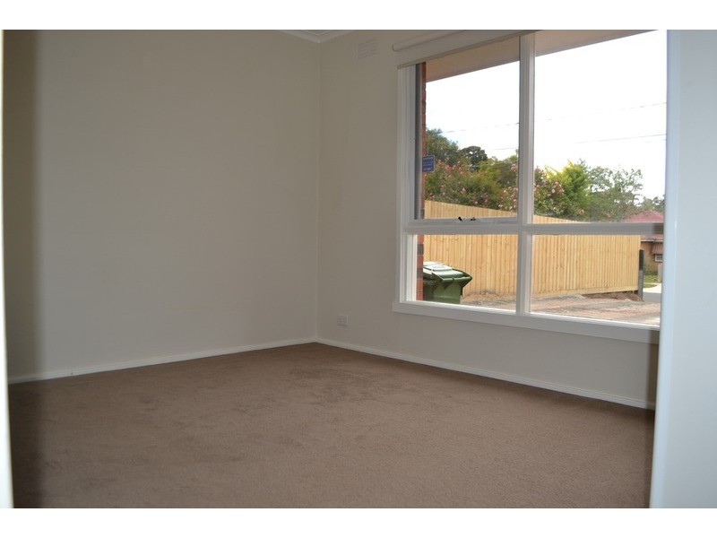 24 Shakespeare Avenue, Mooroolbark VIC 3138