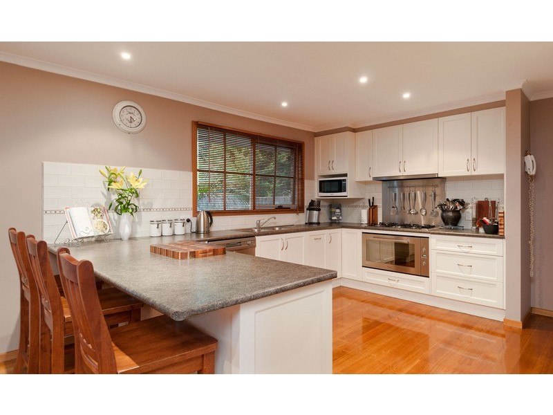 27 Corrong Crescent, Mooroolbark VIC 3138