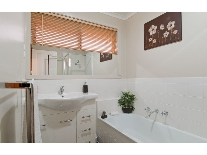 27 Corrong Crescent, Mooroolbark VIC 3138