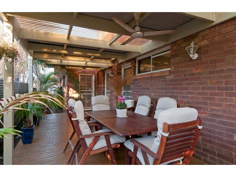 27 Corrong Crescent, Mooroolbark VIC 3138