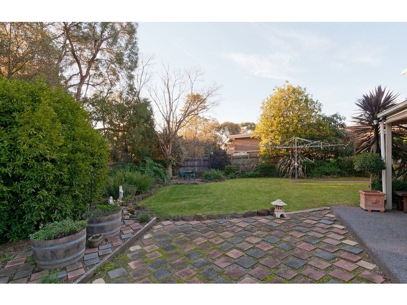 27 Corrong Crescent, Mooroolbark VIC 3138