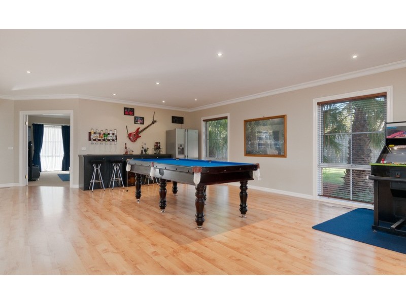 18a Wimbledon Court, Mooroolbark VIC 3138