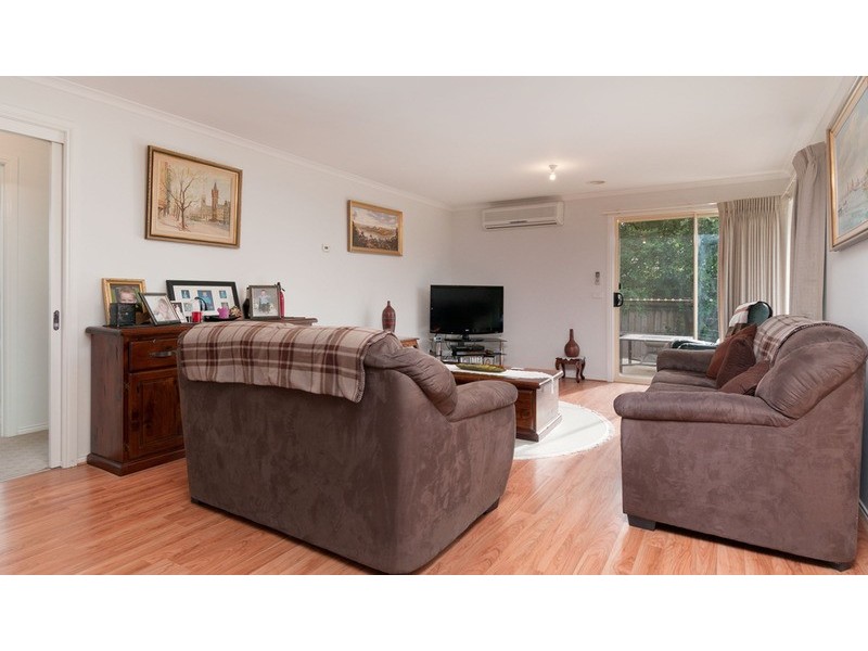 2/17 Wimbledon Court, Mooroolbark VIC 3138