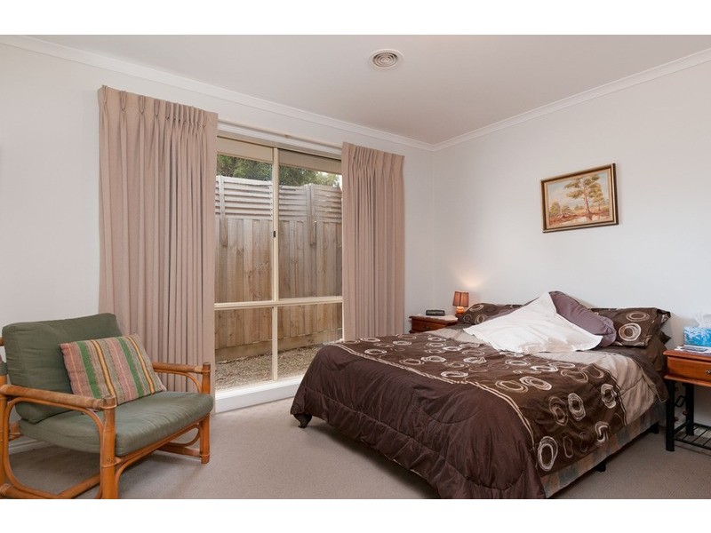 2/17 Wimbledon Court, Mooroolbark VIC 3138