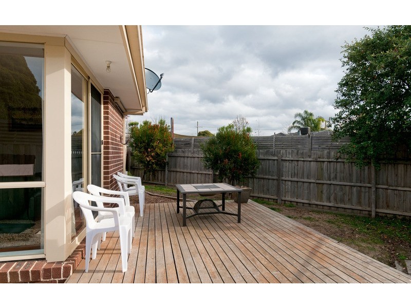 2/17 Wimbledon Court, Mooroolbark VIC 3138