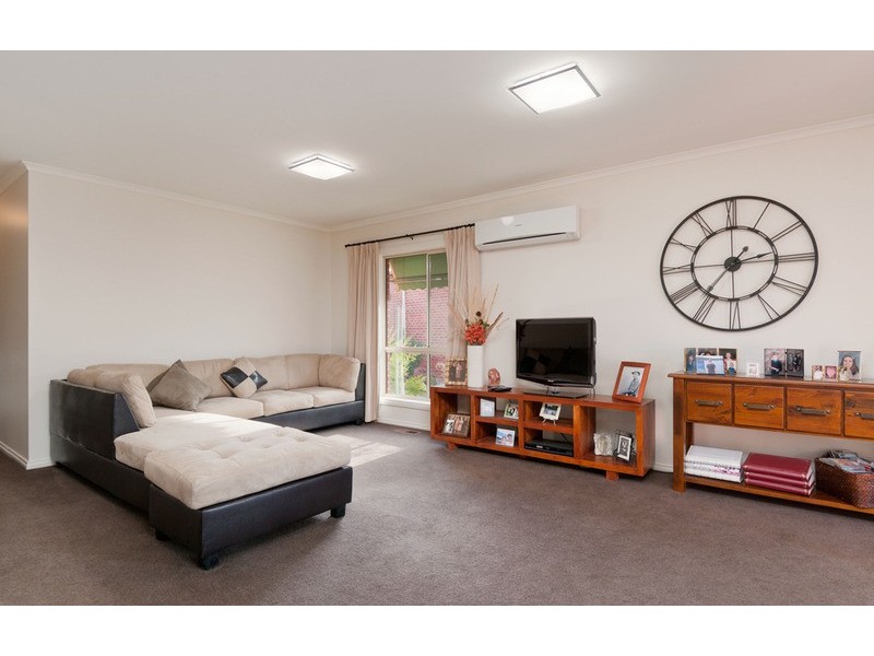 2/40 Felix Grove, Mooroolbark VIC 3138