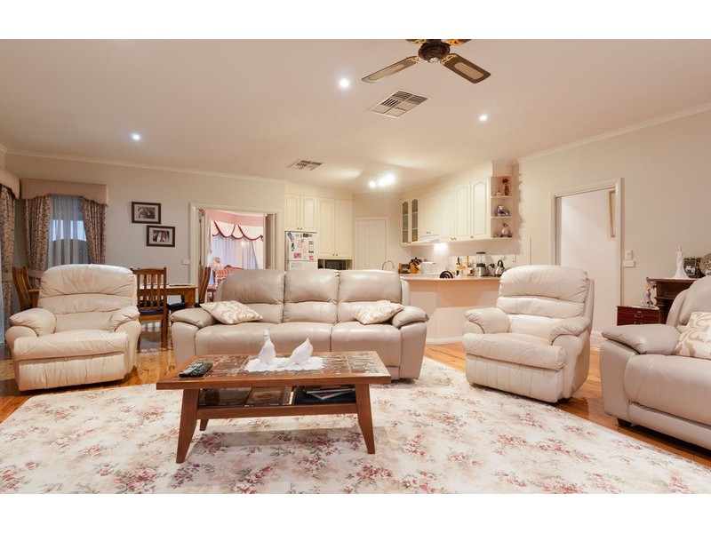 24 Clearwater Drive, Lilydale VIC 3140