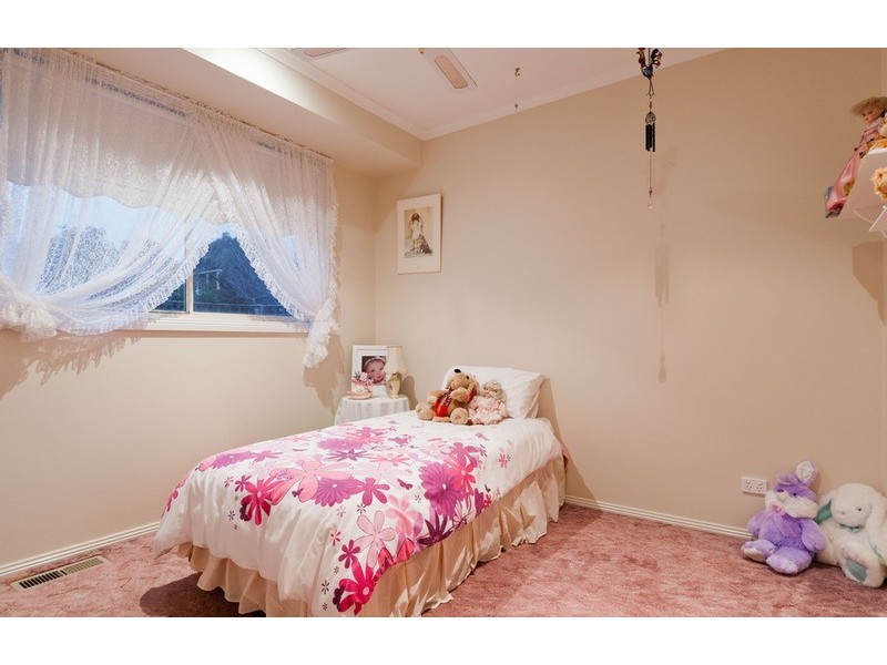 24 Clearwater Drive, Lilydale VIC 3140