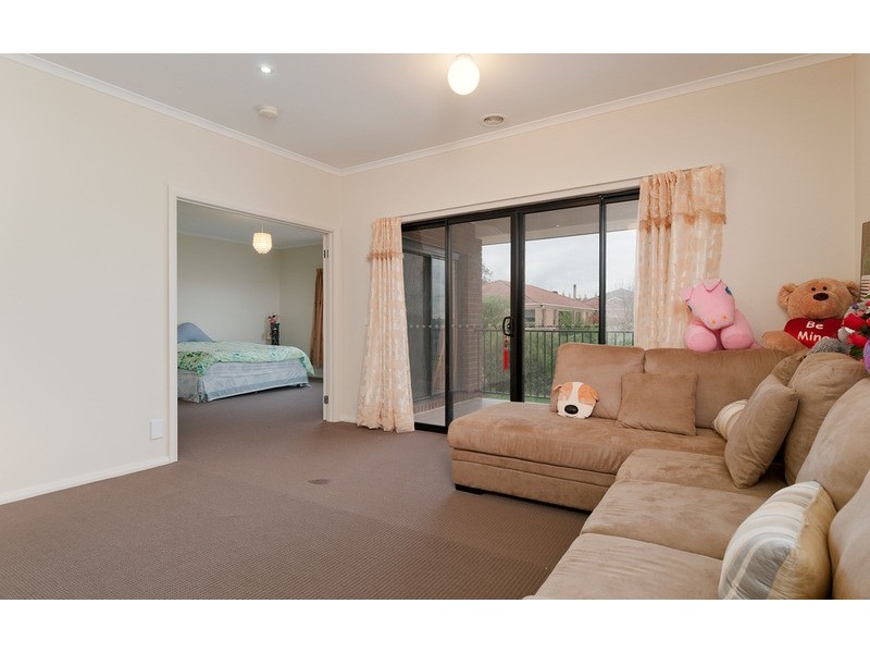 42 Pacific Drive, Mooroolbark VIC 3138