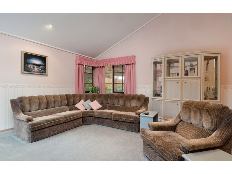 16 Blaxland Court, Mooroolbark VIC 3138