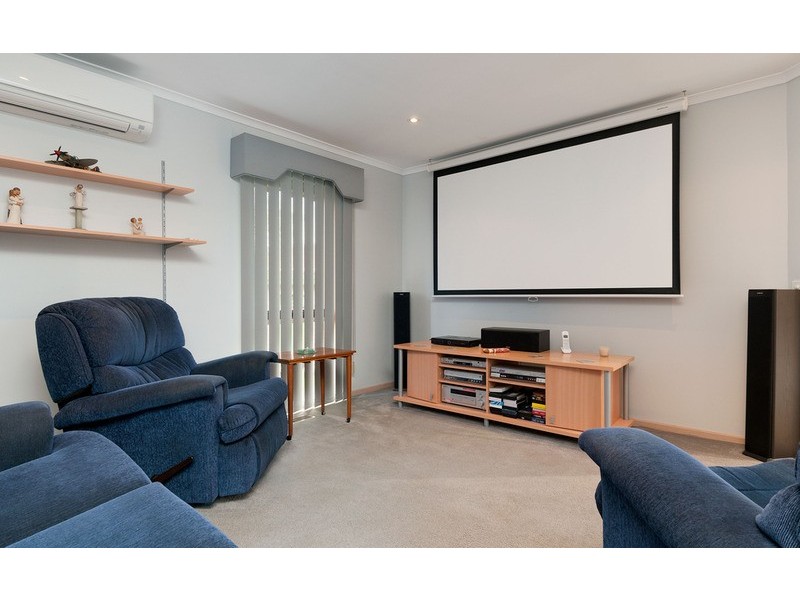 16 Blaxland Court, Mooroolbark VIC 3138