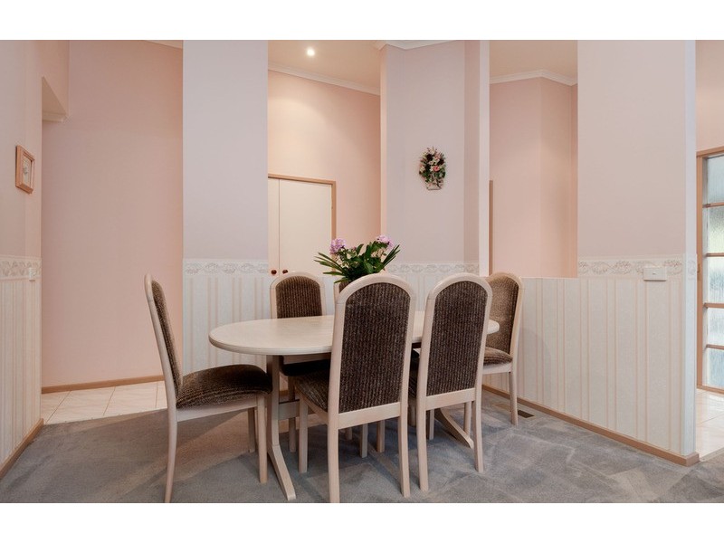 16 Blaxland Court, Mooroolbark VIC 3138