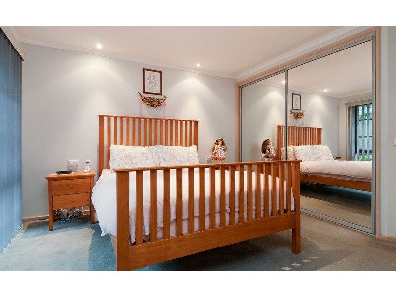 16 Blaxland Court, Mooroolbark VIC 3138