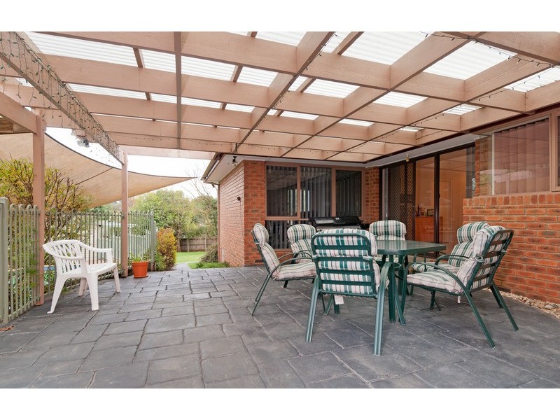 16 Blaxland Court, Mooroolbark VIC 3138