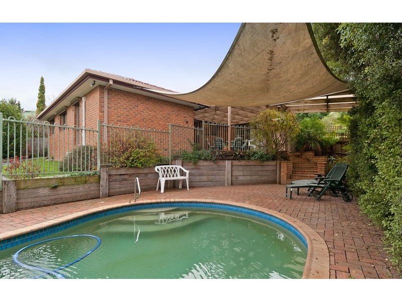 16 Blaxland Court, Mooroolbark VIC 3138