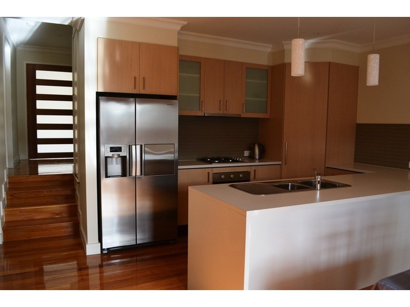 2/6 Bridges Avenue, Mooroolbark VIC 3138