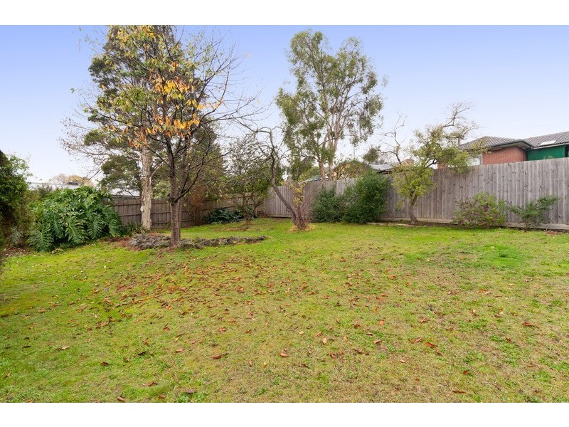 6 Carawa Street, Mooroolbark VIC 3138