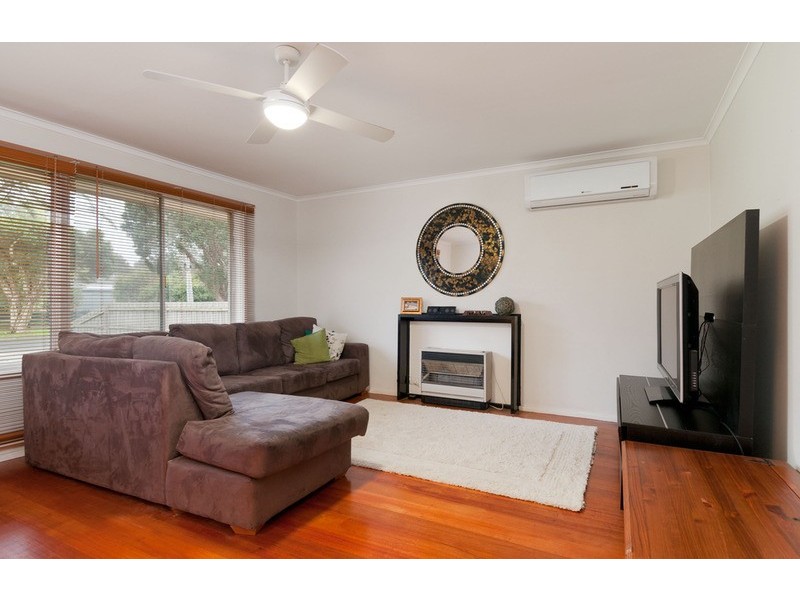 72 Greenslopes Drive, Mooroolbark VIC 3138