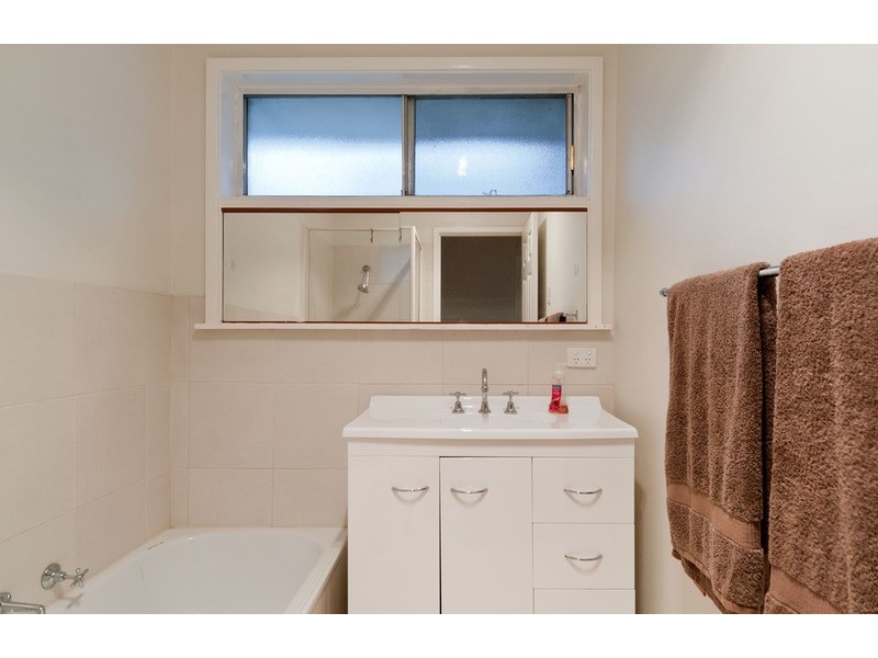 72 Greenslopes Drive, Mooroolbark VIC 3138