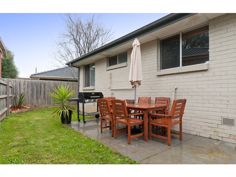 72 Greenslopes Drive, Mooroolbark VIC 3138
