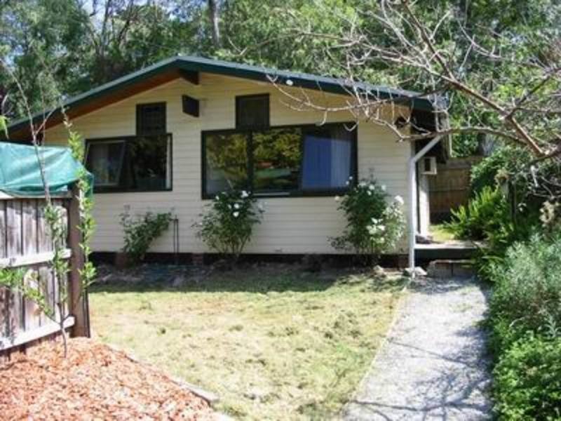 rear 8 Boxtree Road, Montrose VIC 3765