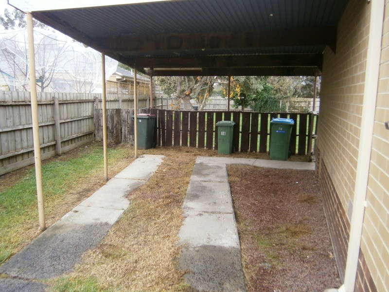 18 Mirang Avenue, Croydon VIC 3136