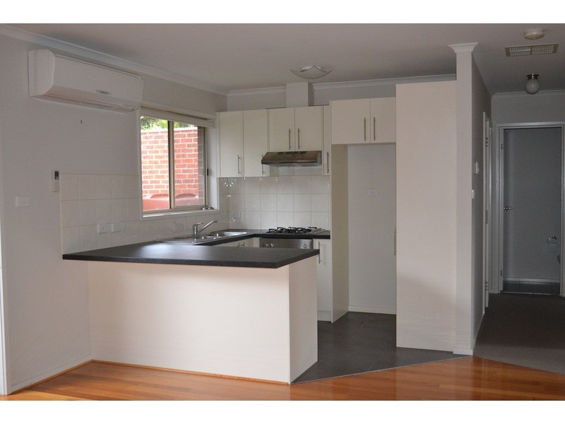 2/51 Cambridge Road, Mooroolbark VIC 3138