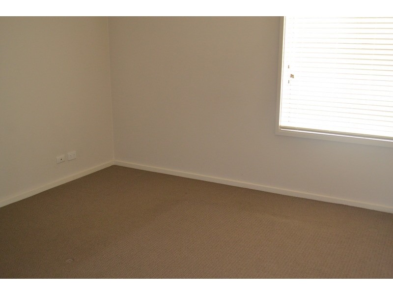2/51 Cambridge Road, Mooroolbark VIC 3138