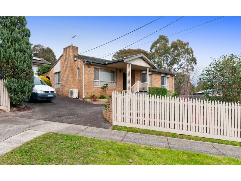 23 Dunoon Street, Mooroolbark VIC 3138