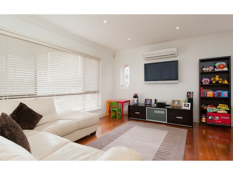 23 Dunoon Street, Mooroolbark VIC 3138