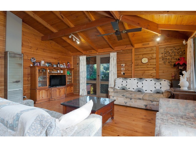 44 Zina Grove, Mooroolbark VIC 3138