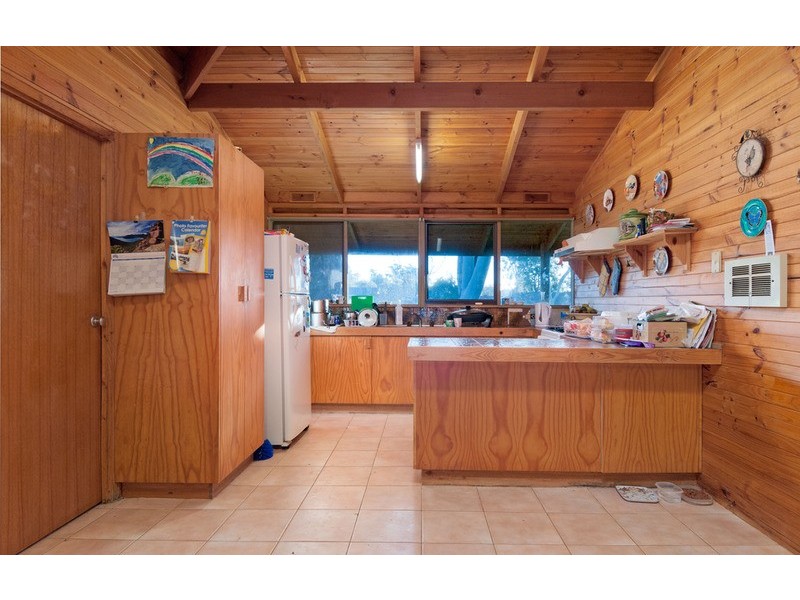 44 Zina Grove, Mooroolbark VIC 3138