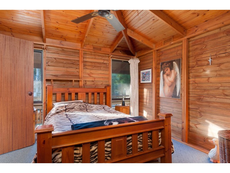 44 Zina Grove, Mooroolbark VIC 3138