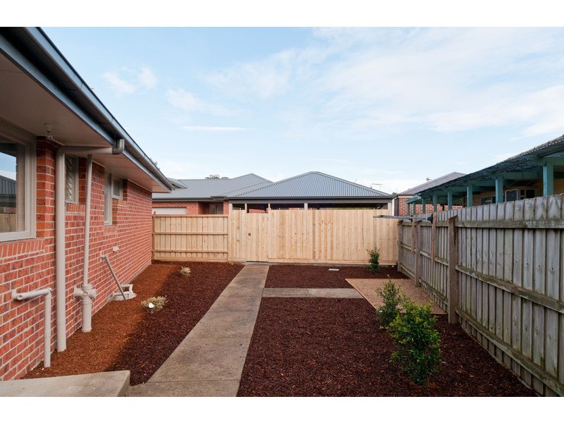 1/110 Liverpool Road, Kilsyth VIC 3137