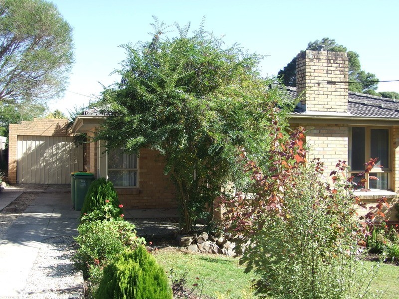 105 Pembroke  Road, Mooroolbark VIC 3138