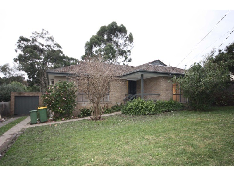 25 Larnook  Crescent, Mooroolbark VIC 3138