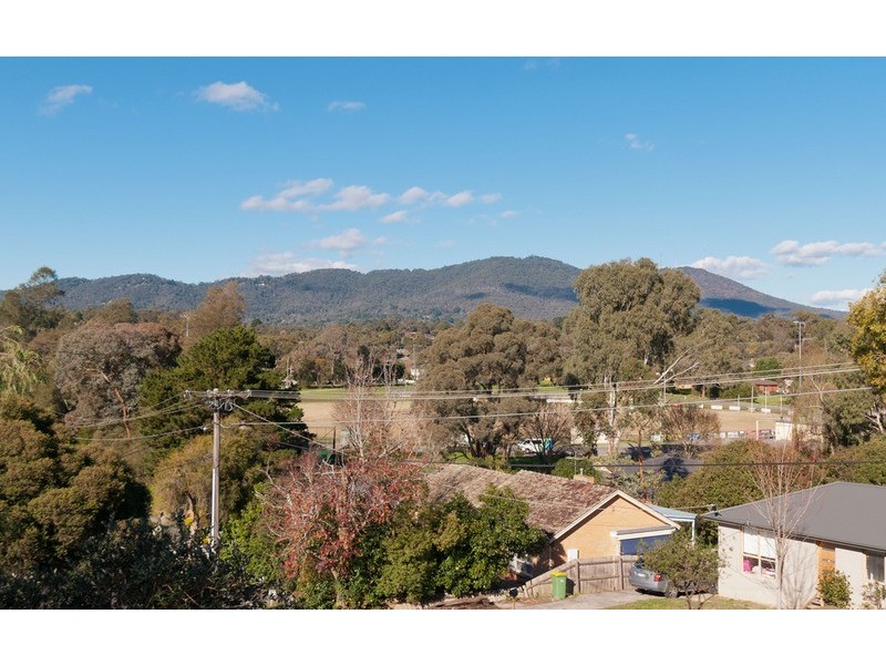 2/21 Masefield Avenue, Mooroolbark VIC 3138