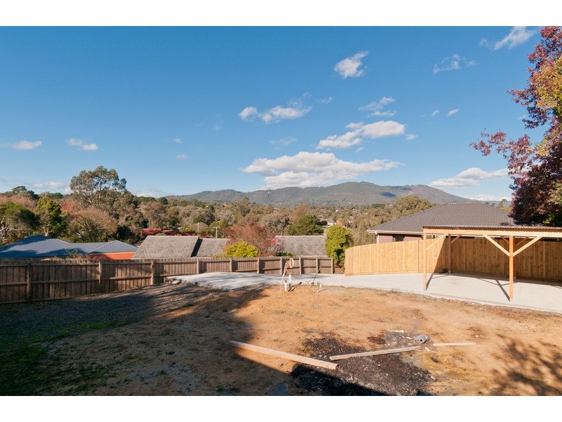 2/21 Masefield Avenue, Mooroolbark VIC 3138