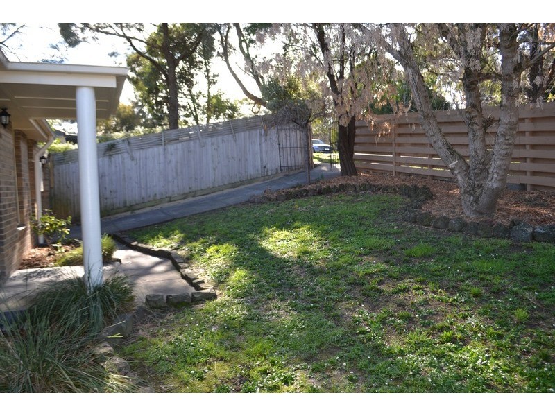 1/19 Newman  Road, Croydon VIC 3136