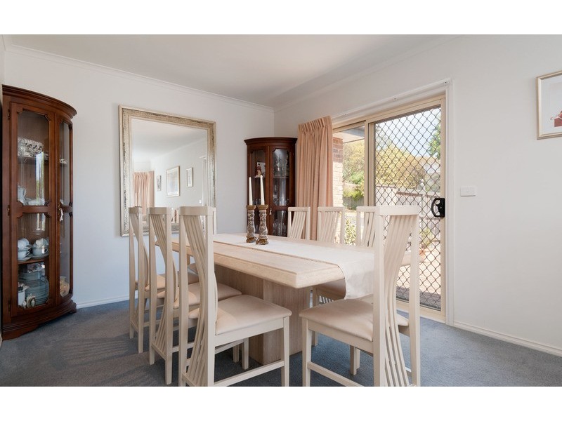 28 Angelica  Crescent, Croydon Hills VIC 3136