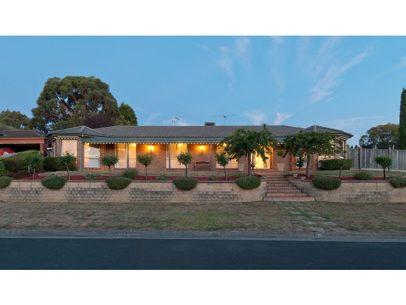 28 Angelica  Crescent, Croydon Hills VIC 3136